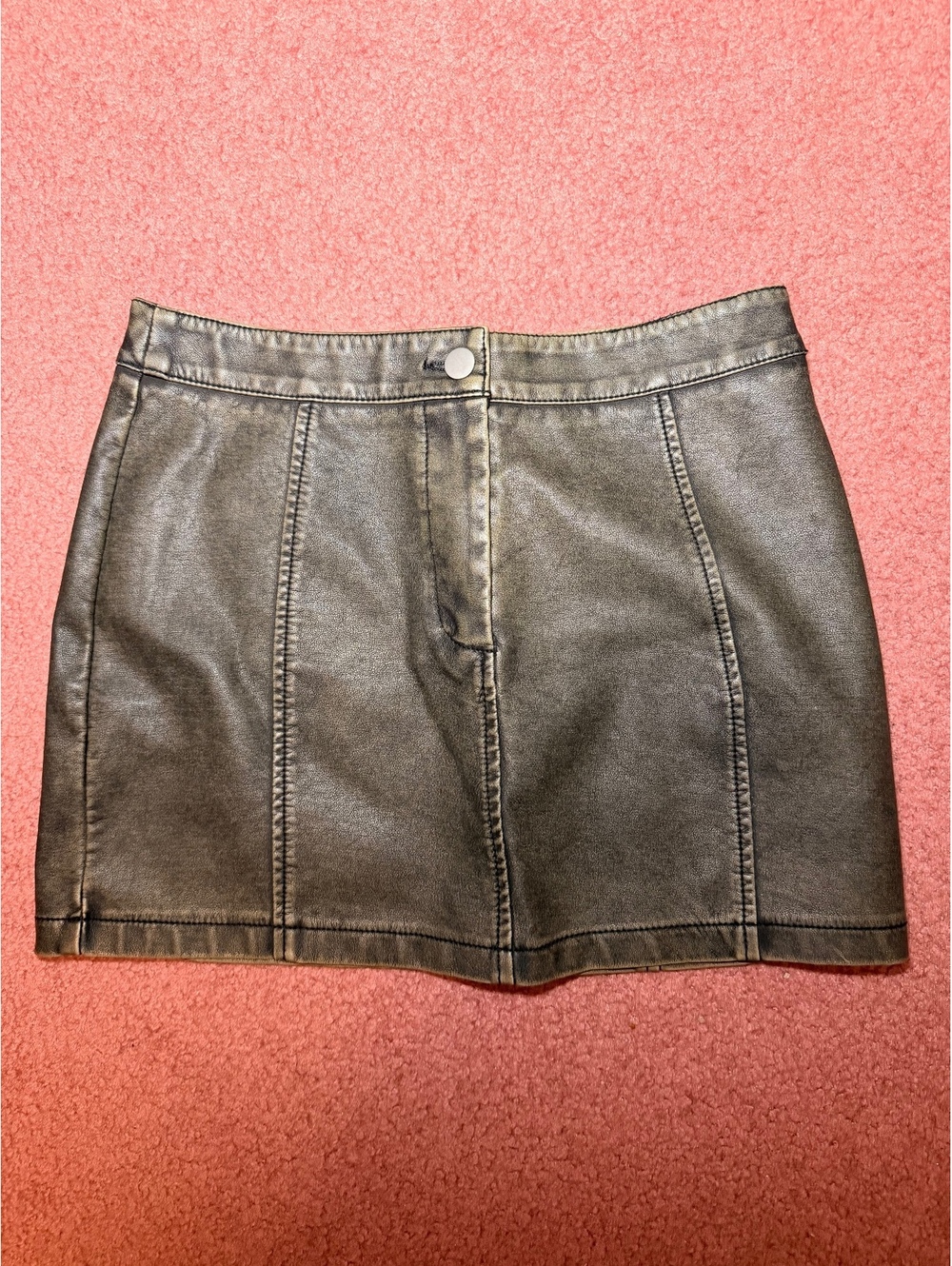 PrettyLittleThing Metallic Faux Leather Mini Skirt US 2